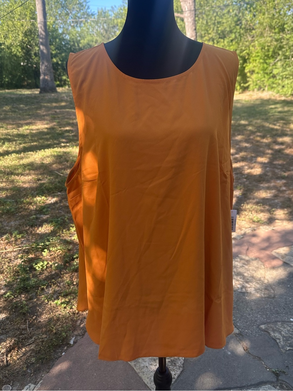 New Sleeveless Pullover Tank Top Plus Size XXL Relaxed Fit Keyhole Back Closure